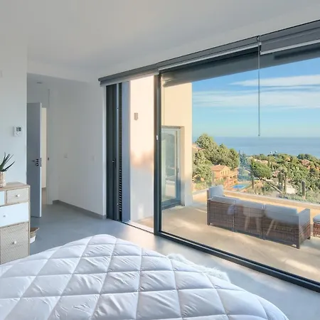 Villa 6 Bedroom With Sea Views & Pool In Sa Riera, Begur